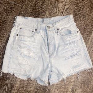 American Eagle •light wash, ripped high waisted denim shorts, Size 4